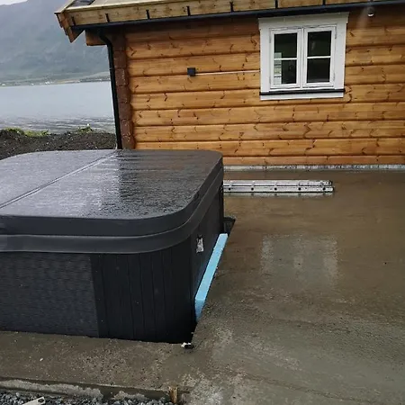 Lyngen Ski- Og Fiskecamp Lenangsoyra Exterior photo