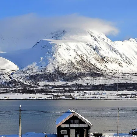 Lyngen Ski- Og Fiskecamp Lenangsoyra Exterior photo