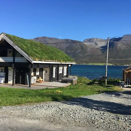 Lyngen Ski- Og Fiskecamp Lenangsoyra Exterior photo