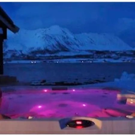 Lyngen Ski- Og Fiskecamp Lenangsoyra Exterior photo