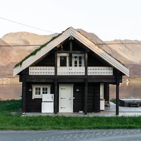Lyngen Ski- Og Fiskecamp Lenangsoyra Exterior photo