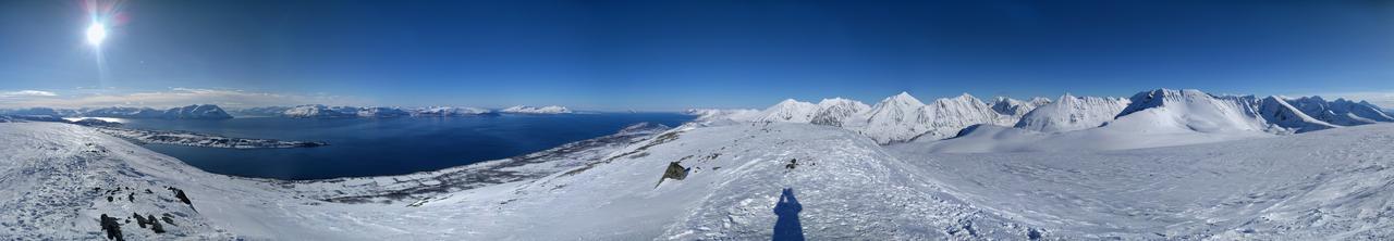 Lyngen Ski- Og Fiskecamp *