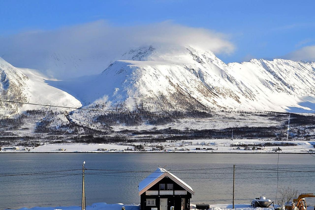 Lyngen Ski- Og Fiskecamp Lodge